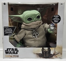 Star Wars: The Mandalorian The Child Grogu Figure with Accessories