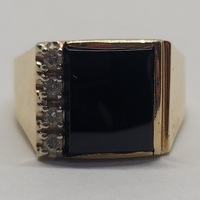 14 Karat Yellow Gold Ring - Size: 8.75