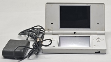 Nintendo DSi White Handheld Game Console With Stylus **Tested & Working**