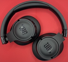 JBL Tune 720BT Over-Ear Wireless Headphones in Black