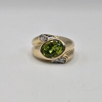 10 Karat Yellow Gold Green Stone Men's Ring with Diamond Accents - Size 8