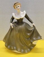 Vintage 1971 Royal Doulton Figurine - Geraldine 7.5"