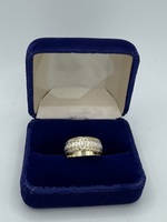 10K Two Tone Swirl Patterned Ring Size 8.5