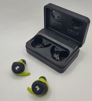 Monster Champion MH11903 Bluetooth Earbuds in Charging Case W/Cord