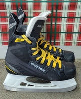 Bauer Supreme 140 Ice Hockey Skates Size 3R(Shoe US 4)