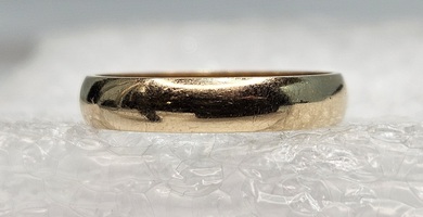 10 Karat Yellow Gold Band - Size 5.75