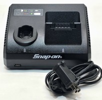 SNAP-ON 14.4v-18v Dual Bay Lithium Battery Charger with USB CTC131A
