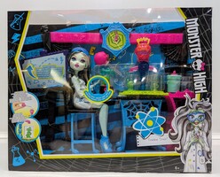 Monster High: Skulltimate Science Class Playset - Frankie Stein *DISCONTINUED*