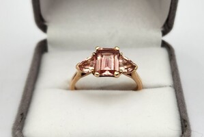 10 Karat Rose Gold Past Present Future Pink Stone Ring Size 7.25 
