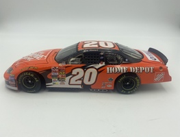 Die Cast Car 2003 TONY STEWART HOME DEPOT MONTE CARLO 1:24 ACTION CLUB 
