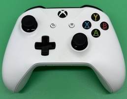 Xbox One Controller, White *OFF CENTER*