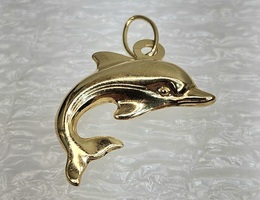 18 Karat Yellow Gold Dolphin Pendant