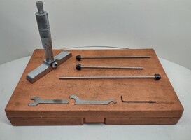 Mitutoyo .001" Depth Gauge Micrometer Set in Box