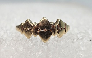 10 Karat Yellow Gold Heart Ring - Size 5