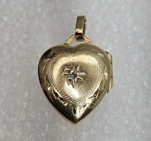10 Karat Yellow Gold & 1 Diamond Heart Locket Pendant
