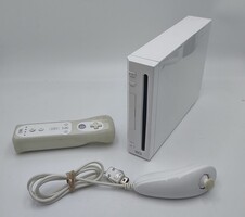 Nintendo Wii Console RVL-001 W/ Controller and All Cords!