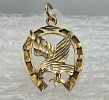 10 Karat Yellow Gold Eagle In Horseshoe Pendant