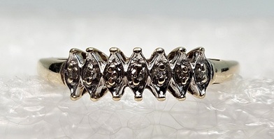 10k Yellow Gold Marquise Style Band With 7 Round Diamonds - Size 7.75