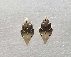 14 Karat Yellow Gold Leaf Design Stud Earrings