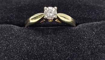 14 Karat Yellow Gold Solitaire Ring - Size 5