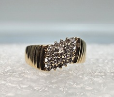 10 Karat Yellow Gold Cluster Ring - Size 6.25