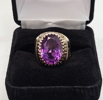 14 Karat Yellow Gold Band Purple Gemstone Ring - Size 8