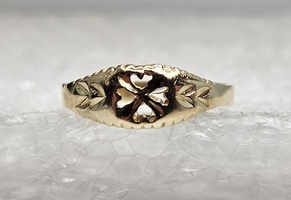 10 Karat Yellow Gold Clover Ring - Size 3.25