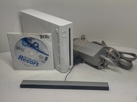 Nintendo Wii Console (RVL-001) W/Cords, Bar, Remote, and Wii Sports Resort 