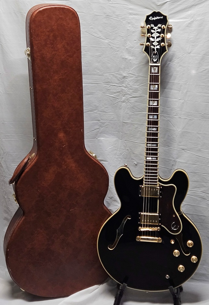Epiphone Sheraton II Pro Semi-Hollow Black W/ Brown Hard Case