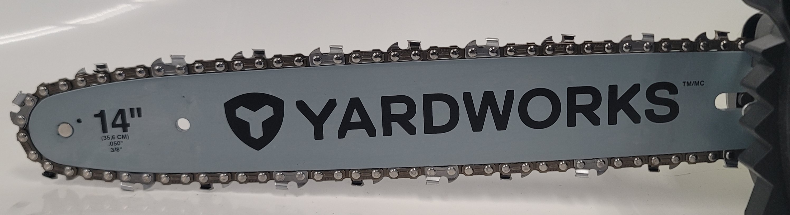 Yardworks 9 Amp 14-Inch Electric Corded Chainsaw (054-5763-6