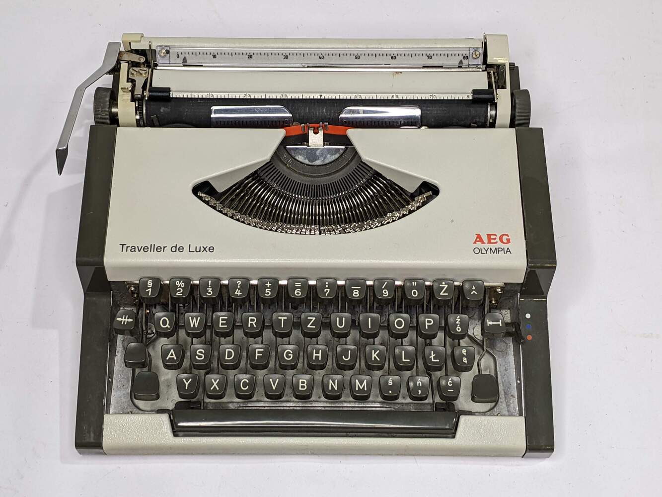 Vintage AEG 1970's Olympia Traveller de Luxe Portable Typewriter Case