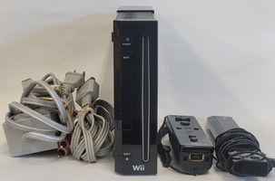 Black Nintendo Wii System (RVL001) With Accessories 